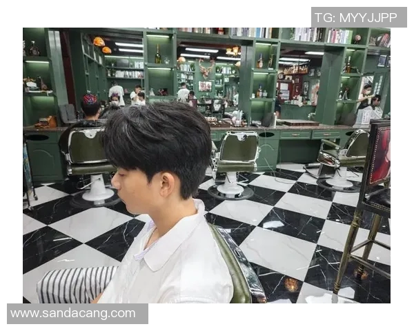 微分碎盖足球明星背后的故事与成就揭秘